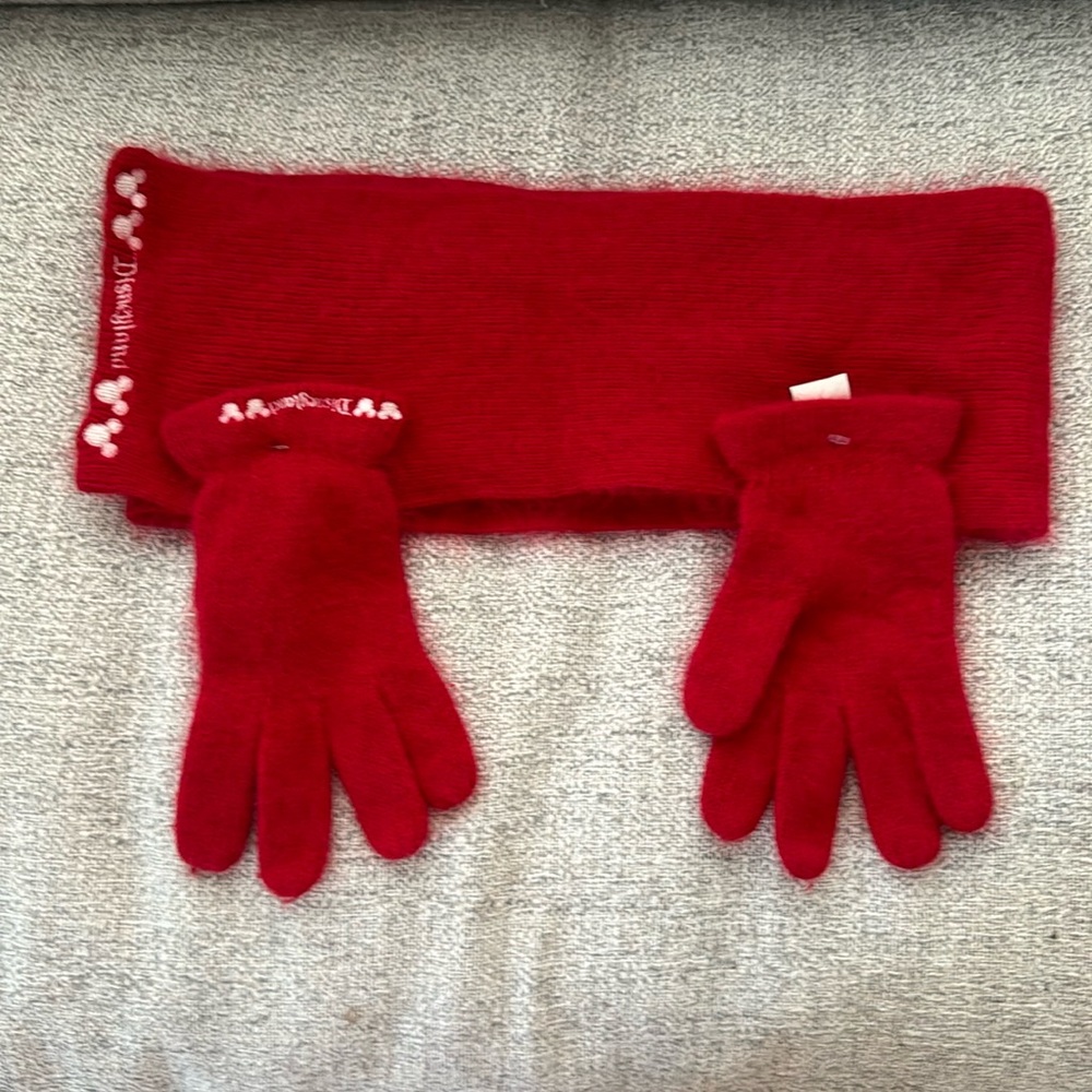 Disneyland Resort adult red scarf and gloves wool blend OS